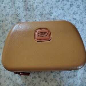 Bric's Amenity Case